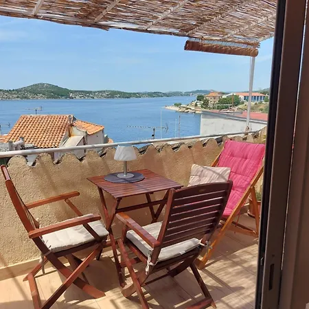 Lili 公寓 希贝尼克